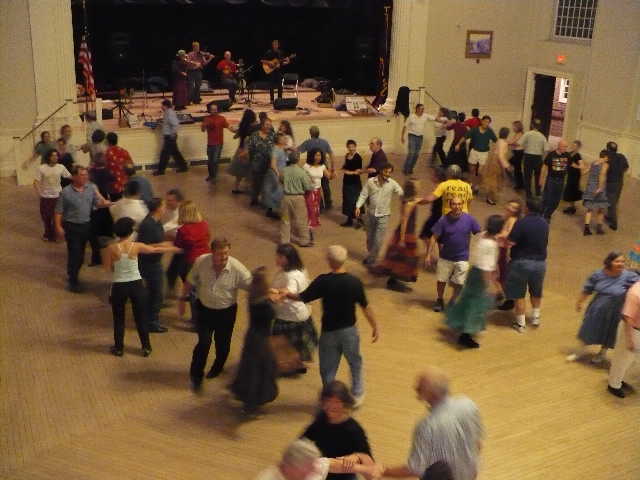 Peterborough_contra_dance_November_2007_91022